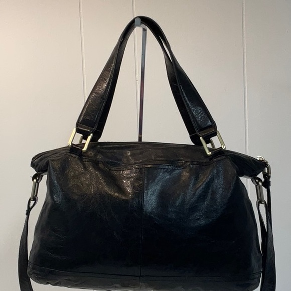 HOBO the Original Black Leather Shoulder Bag with Crossbody Strap - Picture 2 of 13